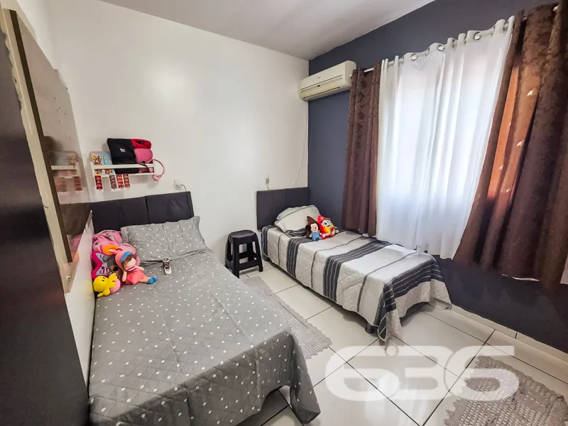 Sobrado Ă venda no bairro Espinheiros, Joinville.