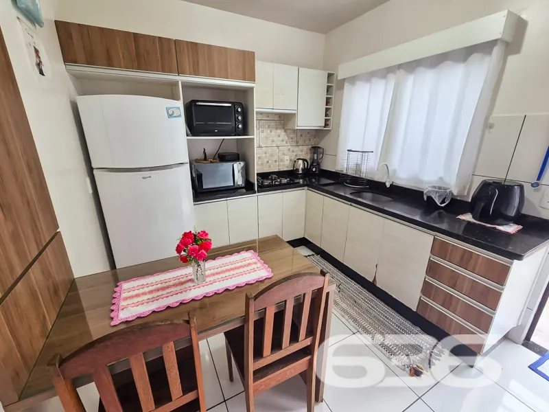 Sobrado Ă venda no bairro Espinheiros, Joinville.