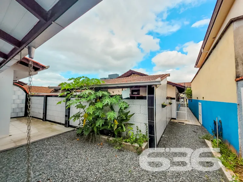 Casa à venda no Costa e Silva, Joinville, em rua p