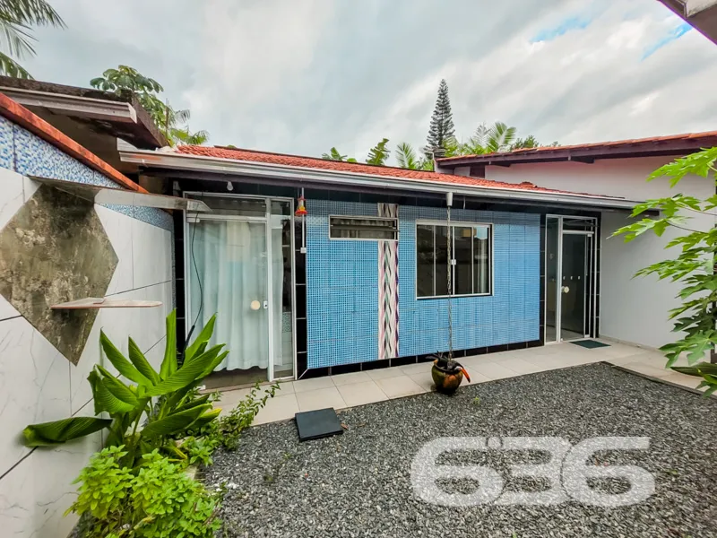 Casa à venda no Costa e Silva, Joinville, em rua p