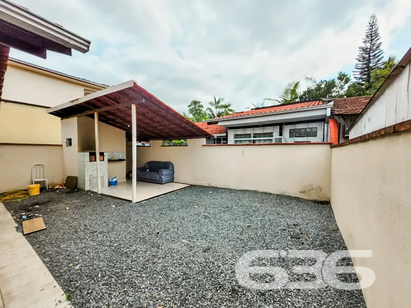 Casa à venda no Costa e Silva, Joinville, em rua p