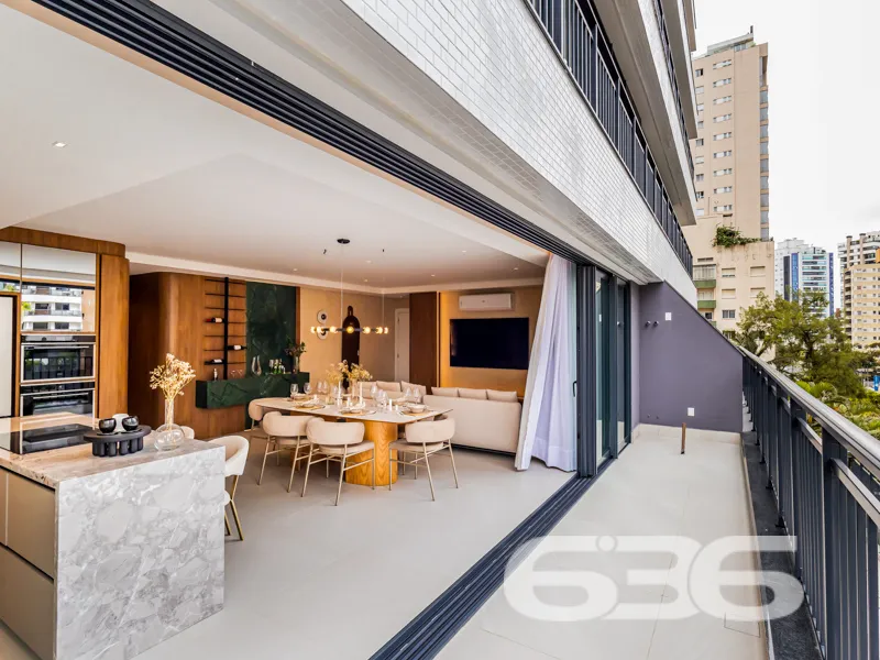Apartamento à venda no Centro, Joinville/SC, com a