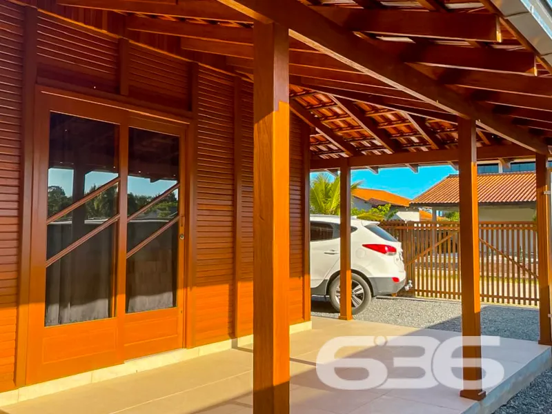 Casa à venda no encantador bairro de Ubatuba, São 