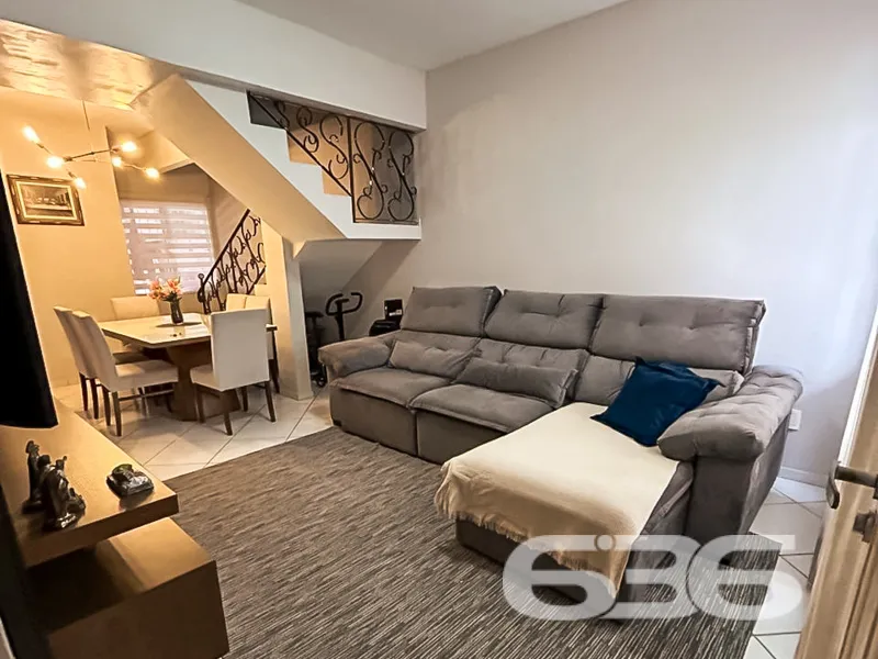 Sobrados à venda no bairro Espinheiros em Joinvill