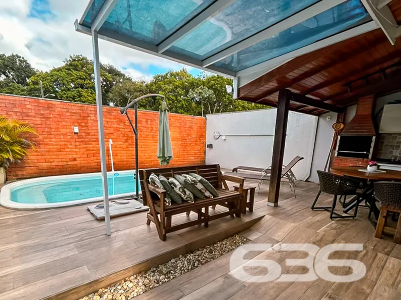 Sobrados à venda no bairro Espinheiros em Joinvill