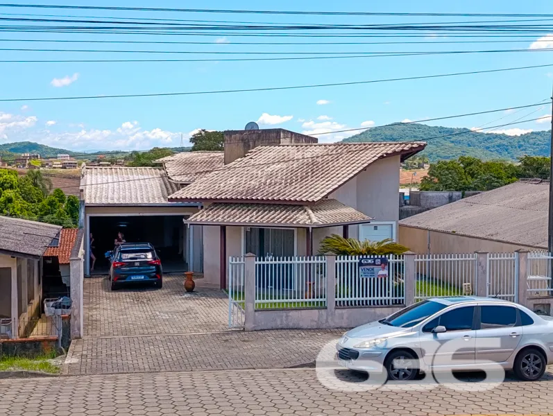 Casa à venda no bairro Itinga em Araquari! Localiz