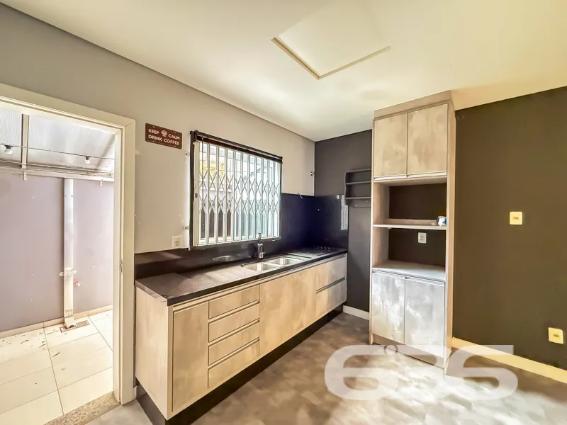 Sobrado à venda no bairro Anita Garibaldi, Joinvil