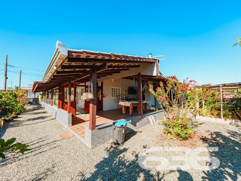 Casa à venda no bairro Costeira, Balneário Barra d