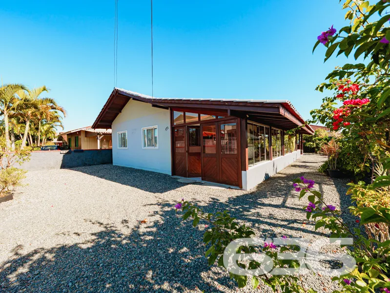 Casa à venda no bairro Costeira, Balneário Barra d