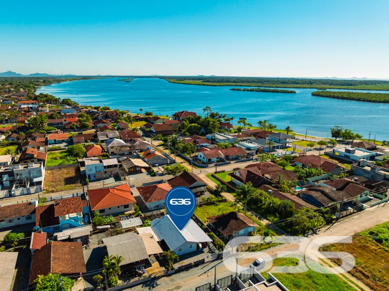 Casa à venda no bairro Costeira, Balneário Barra d
