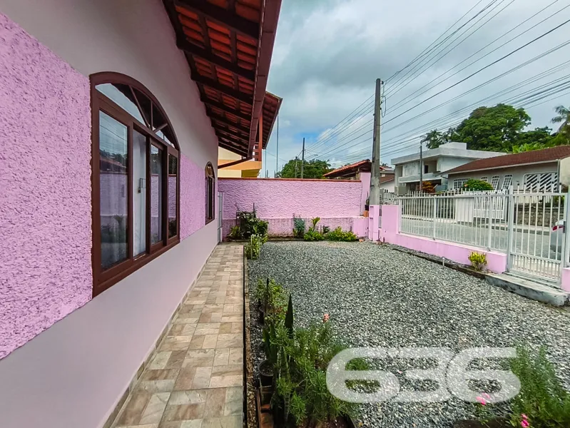 Casa à venda no Itinga, Joinville - uma oportunida