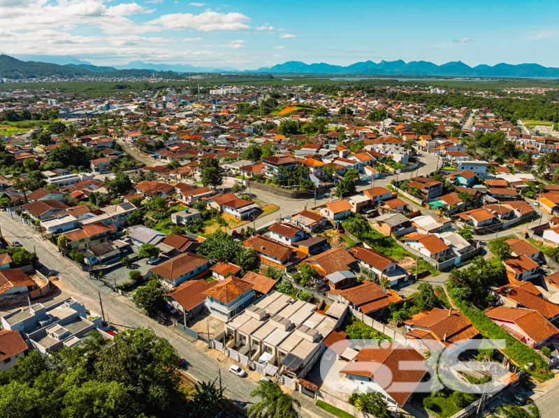 Casa à venda no Jarivatuba, Joinville, com diferen