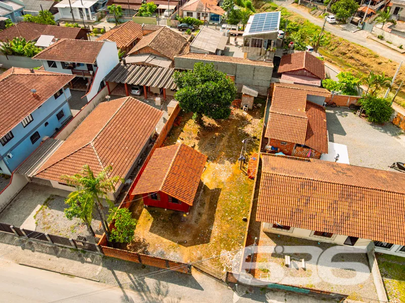 Casa à venda no bairro Jarivatuba, Joinville | ter