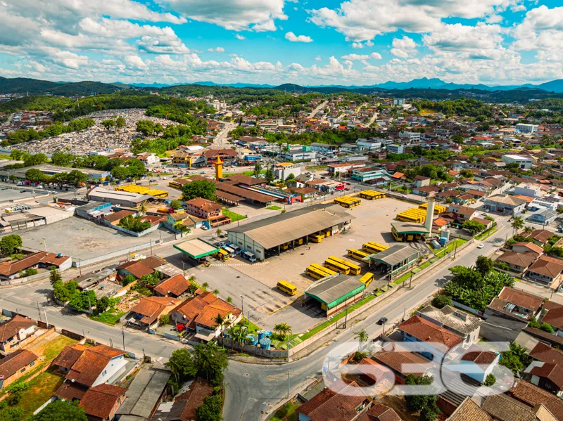 Casa à venda no bairro Jarivatuba, Joinville | ter