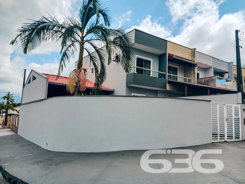 Sobrado à venda no bairro Nova Brasília, Joinville