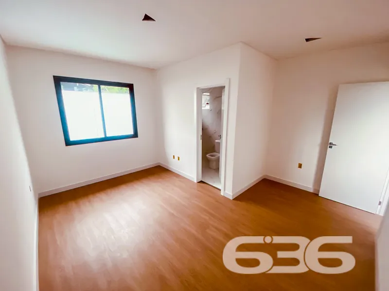 Casa à venda no bairro Costa e Silva, Joinville | 