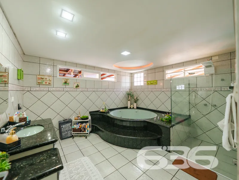 Casa à venda no bairro Bom Retiro, Joinville | 3 q