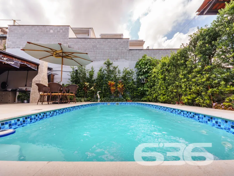 Casa à venda no bairro Bom Retiro, Joinville | 3 q