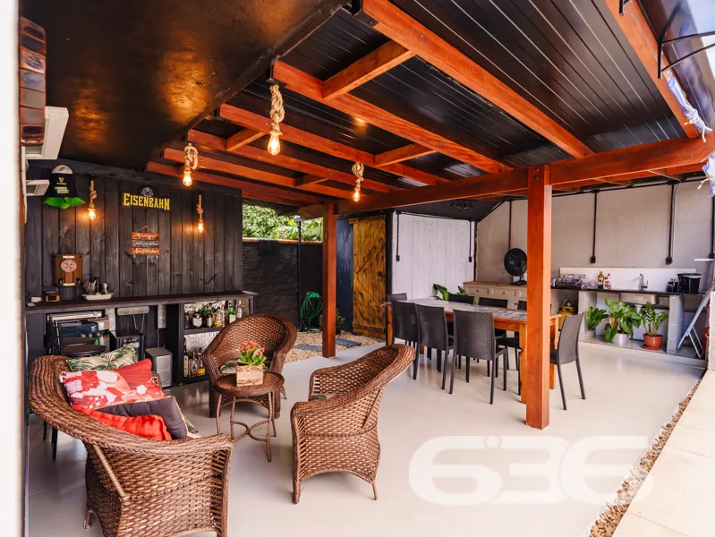 Casa à venda no bairro Bom Retiro, Joinville | 3 q