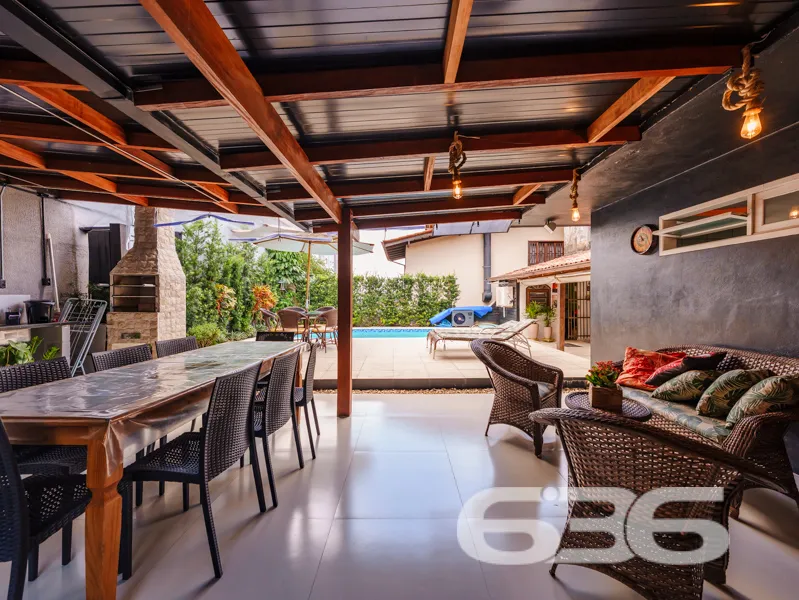 Casa à venda no bairro Bom Retiro, Joinville | 3 q