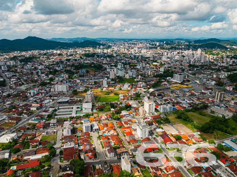 Casa à venda no bairro Bom Retiro, Joinville | 3 q