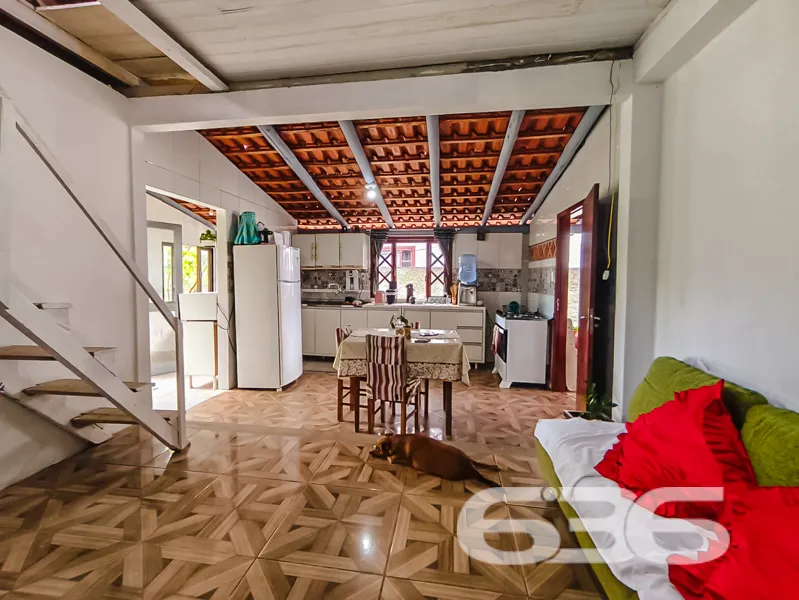 Casa à venda no bairro Paranaguamirim, Joinville |