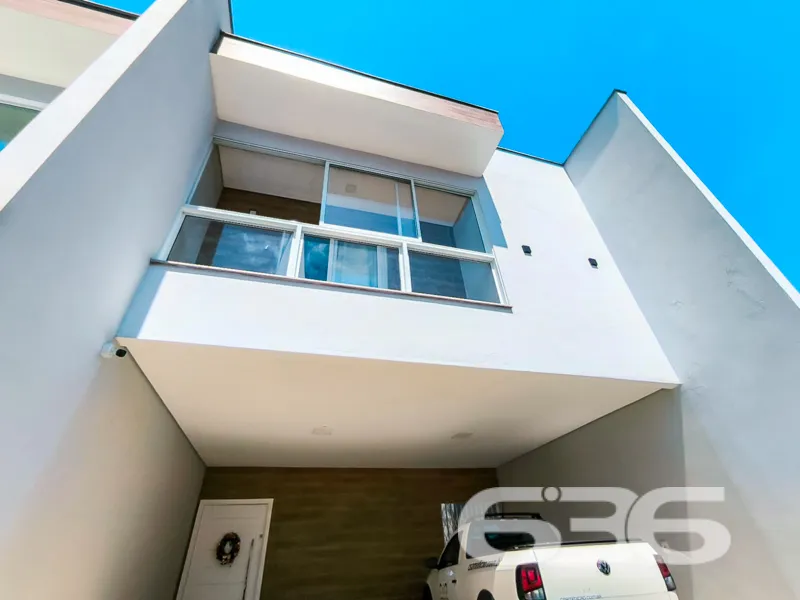 Sobrado à venda no bairro Costa e Silva, Joinville
