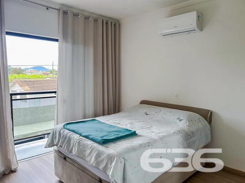 Sobrado à venda no bairro Floresta, Joinville | sa