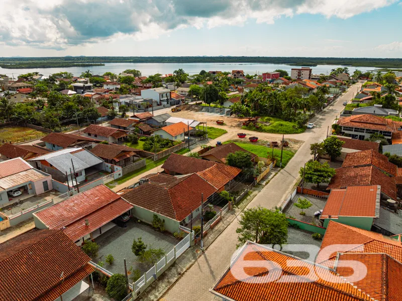 Casa à venda na Costeira, Balneário Barra do Sul |