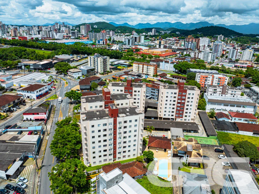 Apartamento à venda no Saguaçu, Joinville, com pla