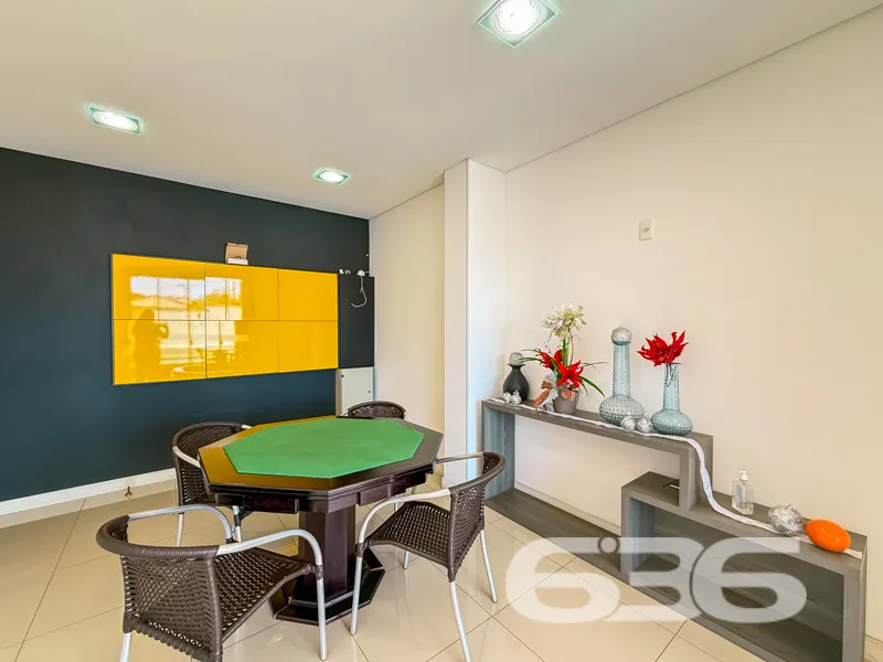 AMPLO APARTAMENTO COM SUĆTE + 2 QUARTOS NO BAIRRO