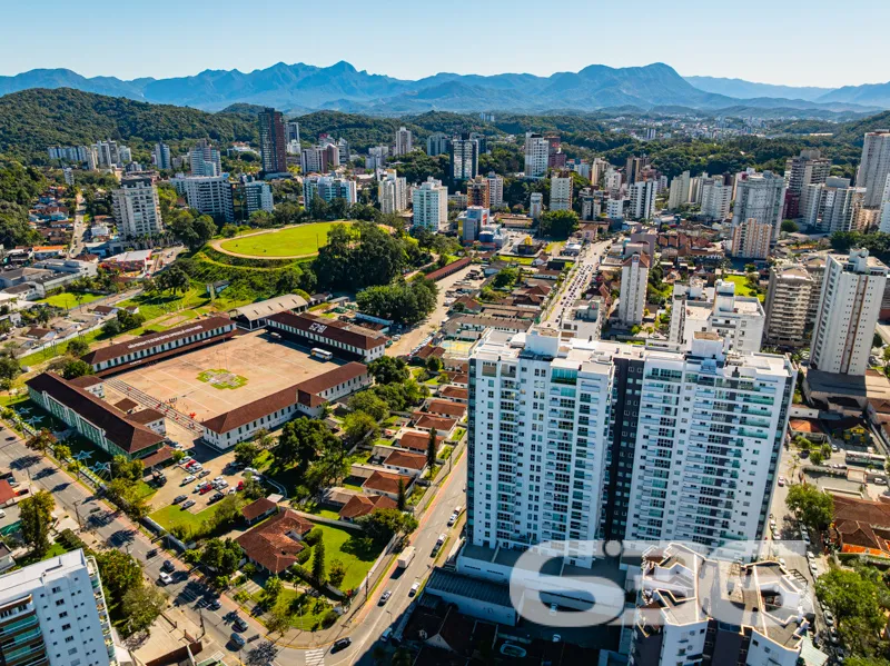 APARTAMENTO DE LUXO EM FRENTE AO 62º BATALHÃO DE I