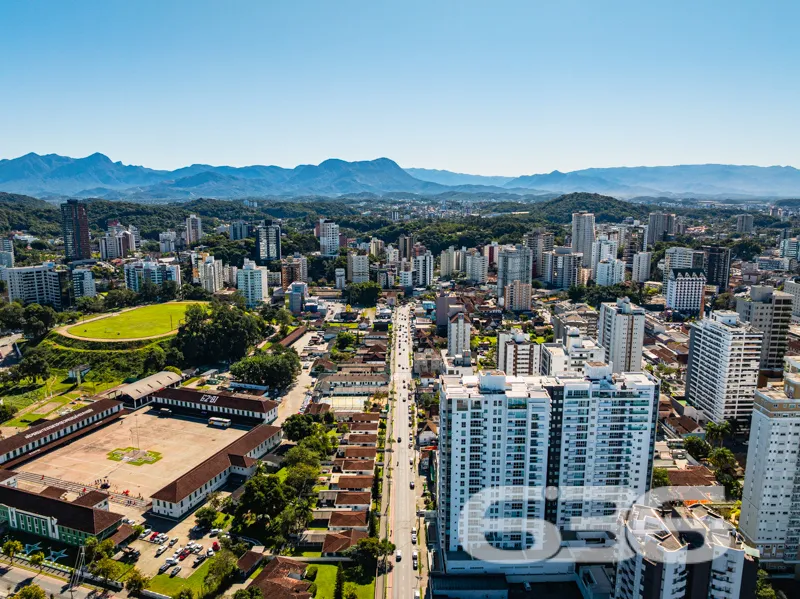 APARTAMENTO DE LUXO EM FRENTE AO 62º BATALHÃO DE I