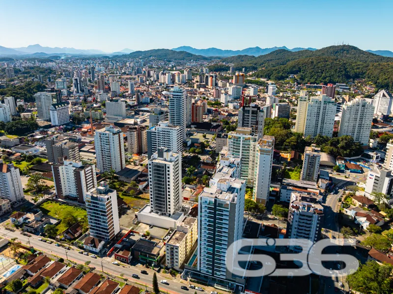 APARTAMENTO DE LUXO EM FRENTE AO 62º BATALHÃO DE I