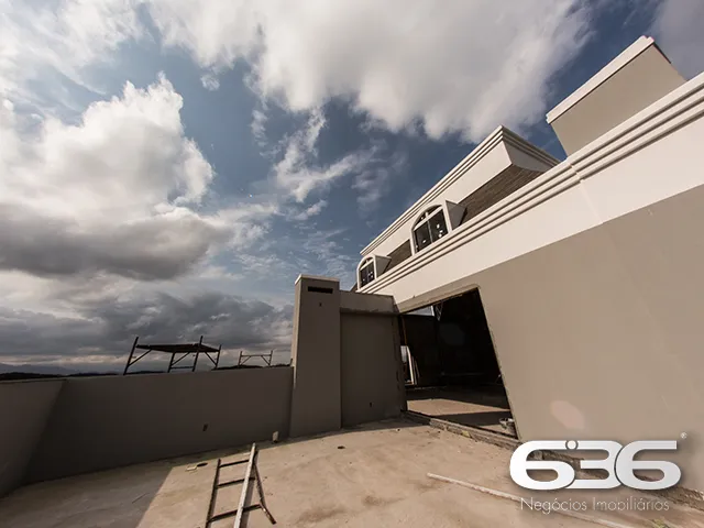 COBERTURA PLANA ALTO PADRÃO NO COSTA E SILVA – EXC