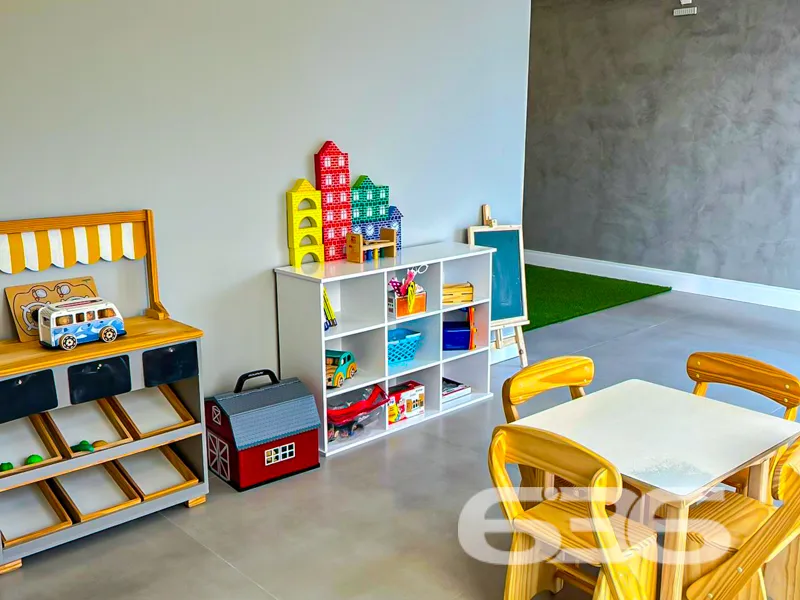 LINDO APARTAMENTO COM SUÍTE + 2 QUARTOS NO BAIRRO 