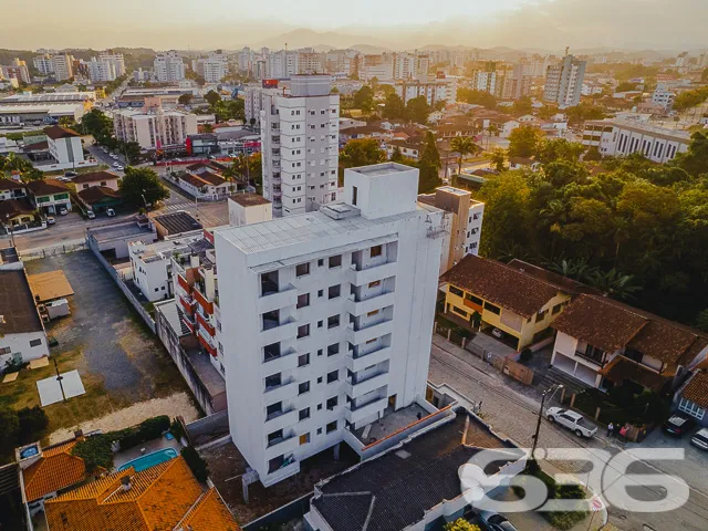 APARTAMENTO COM 3 SUĆTES NO BAIRRO SAGUAĆU, EM JOI