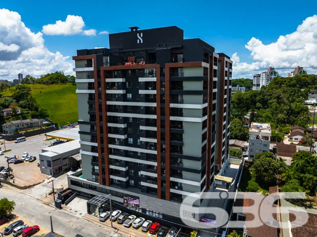 Descubra o Excepcional: Cobertura Plana no Coração