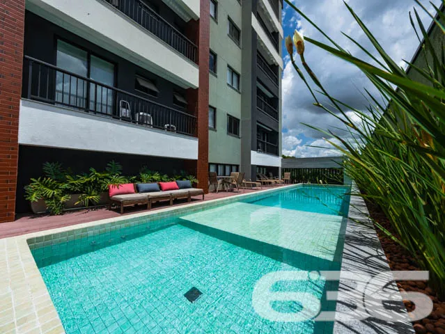 Descubra o Excepcional: Cobertura Plana no Coração