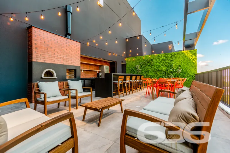 Descubra o Excepcional: Cobertura Plana no Coração