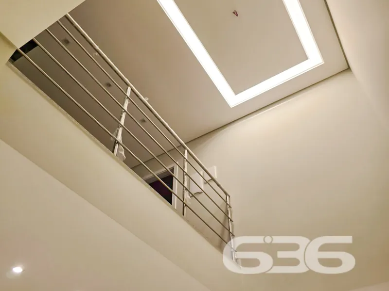 Casa Ă venda com 3 suĂtes e 2 vagas de garagem em