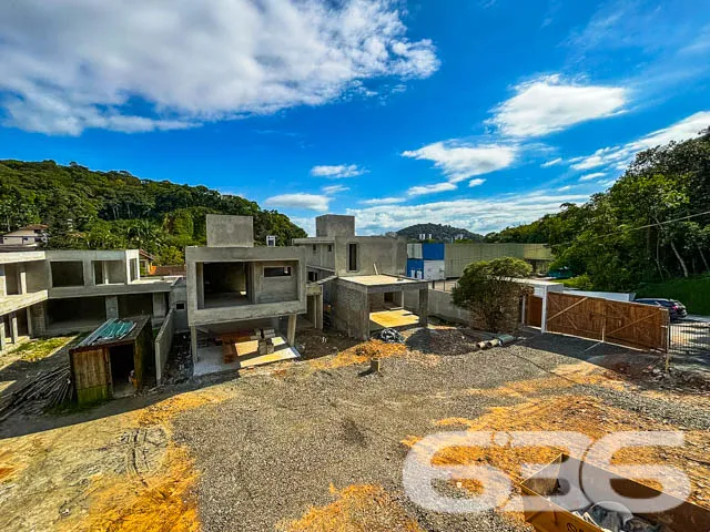 Descubra o Luxo de Morar em Joinville: Residência 