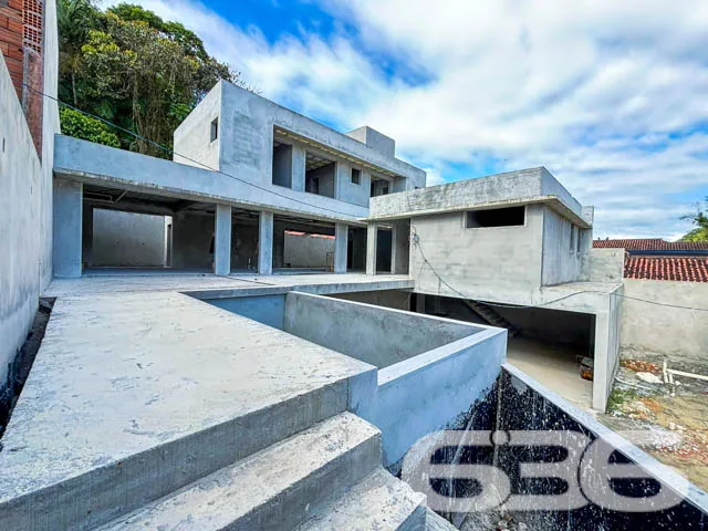 Descubra o Luxo de Morar em Joinville: Residência 