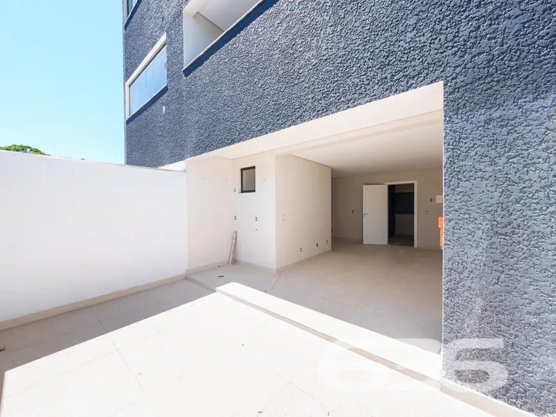 Apresentamos este sofisticado apartamento localiza