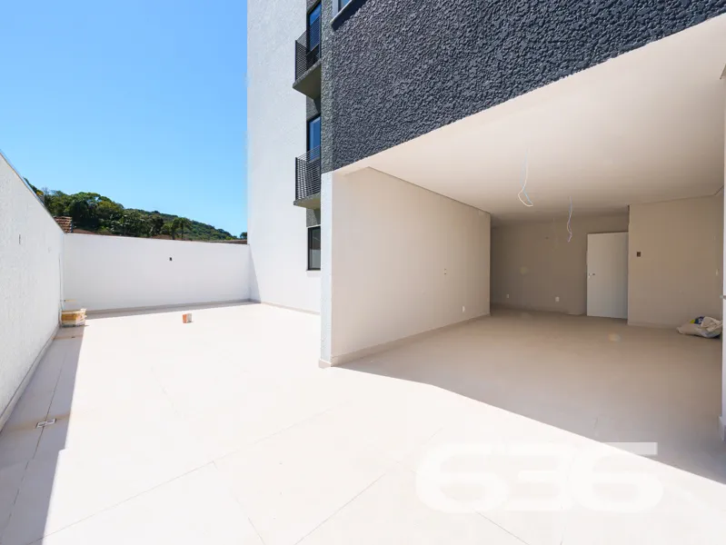 Apresentamos este sofisticado apartamento localiza