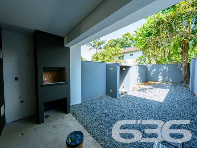 Apresentamos um refinado imĂłvel geminado, uma joia