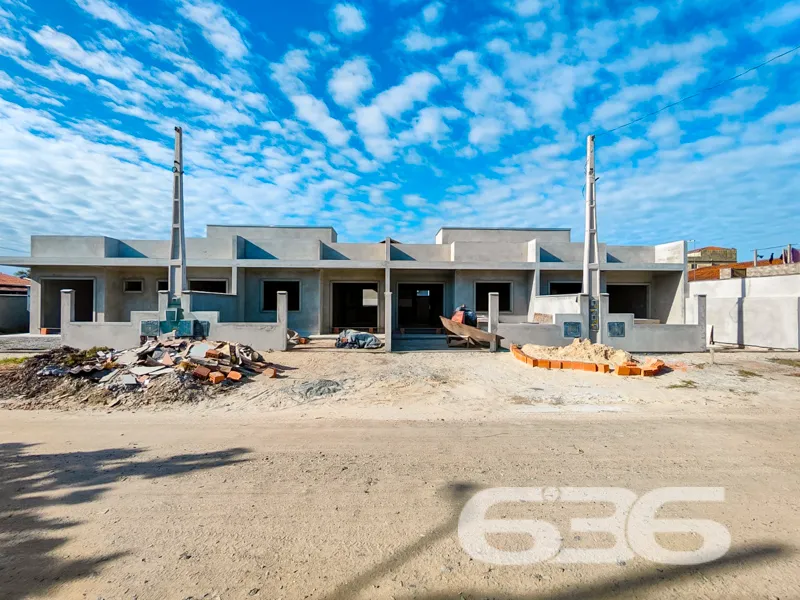 Casa à venda no centro de Balneário Barra do Sul |