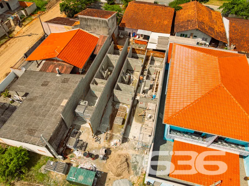 Sobrado à venda no bairro Centro, Balneário Barra 