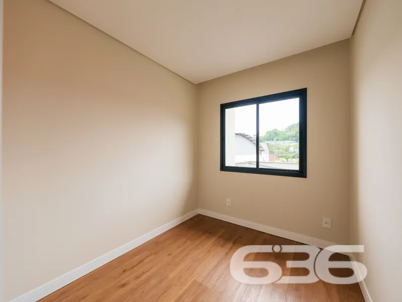 Sobrado à venda no Glória, Joinville. Essa encanta