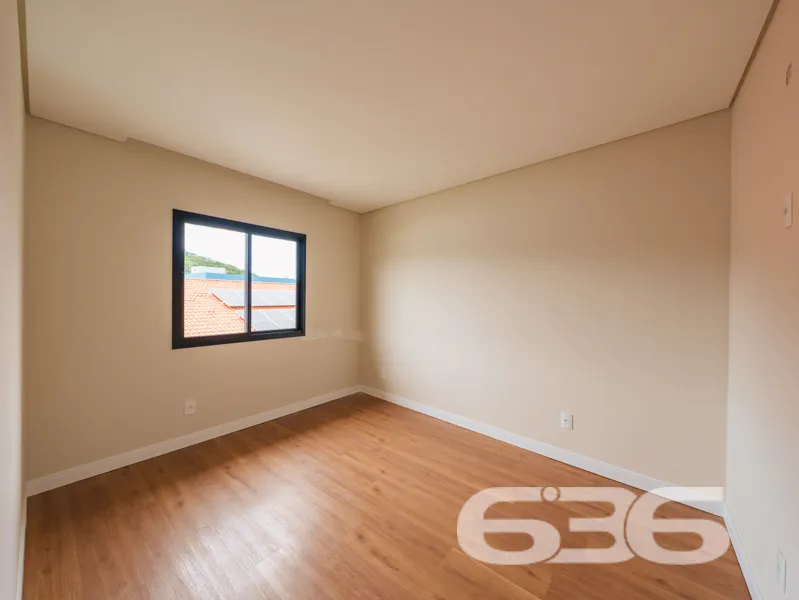 Sobrado à venda no Glória, Joinville. Essa encanta